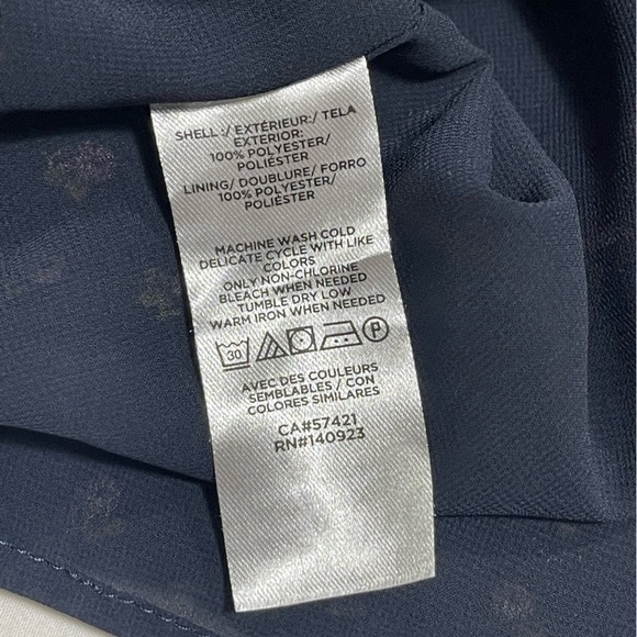 LOFT floral print navy blouse. Women’s small - Picture 10 of 12